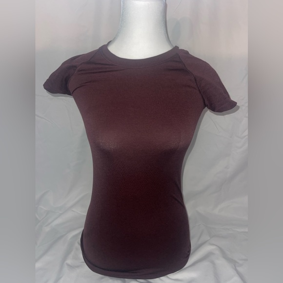 LULULEMON SWIFTLY TECH 2.0! - Picture 2 of 2